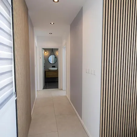 Lägenhet Terraced Penthouse With Views And Jacuzzi