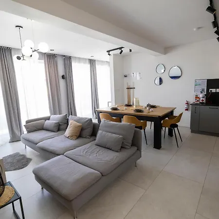 Terraced Penthouse With Views And Jacuzzi