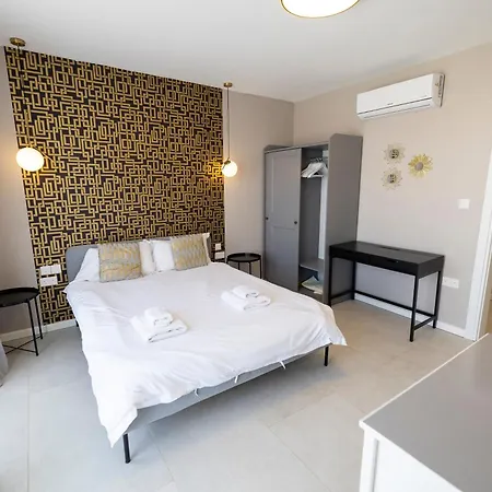 Apartment Terraced Penthouse With Views And Jacuzzi Xaghra