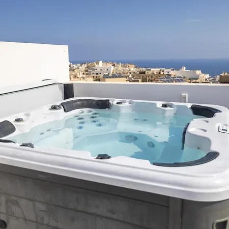 Terraced Penthouse With Views And Jacuzzi Апартаменты *
