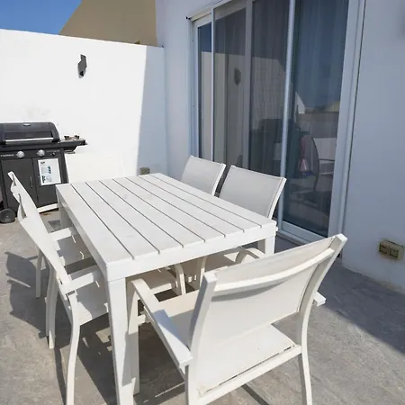 Terraced Penthouse With Views And Jacuzzi * Xaghra