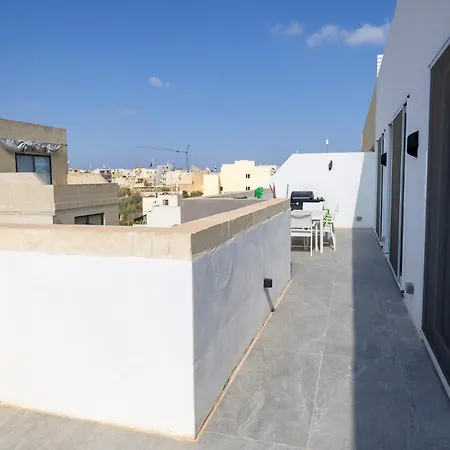 Terraced Penthouse With Views And Jacuzzi * Xaghra