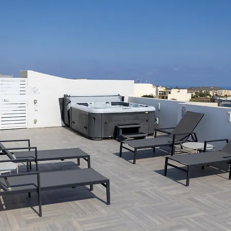 Terraced Penthouse With Views And Jacuzzi Апартаменты *