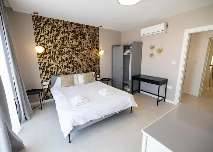 公寓 Terraced Penthouse With Views And Jacuzzi 沙拉