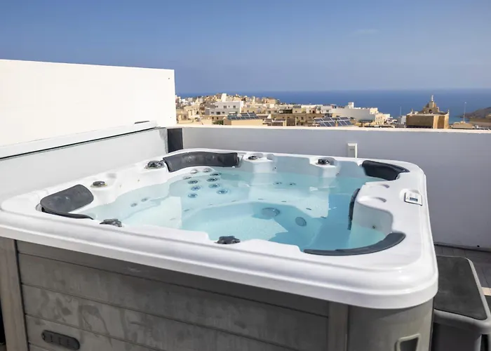 Terraced Penthouse With Views And Jacuzzi 公寓 *