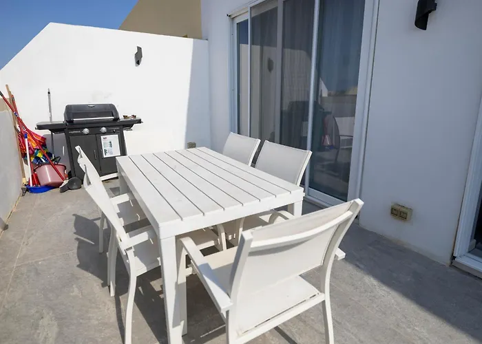 Terraced Penthouse With Views And Jacuzzi * 沙拉