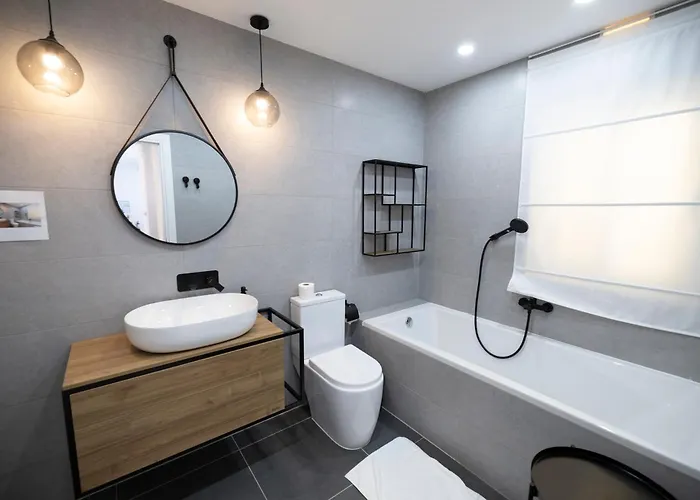 Appartamento Terraced Penthouse With Views And Jacuzzi