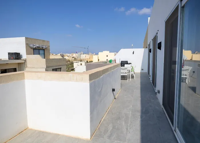 Terraced Penthouse With Views And Jacuzzi * 沙拉